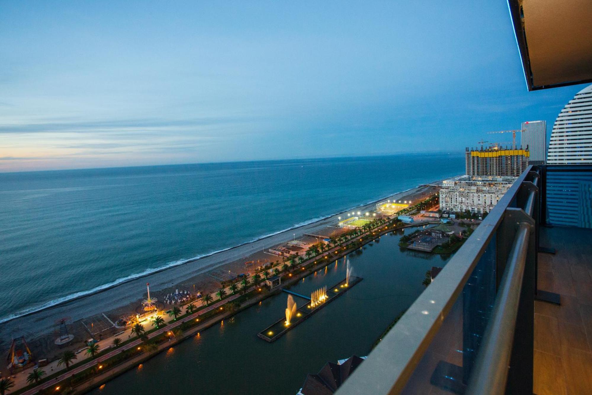 Orbi City Sea View Batumi Esterno foto
