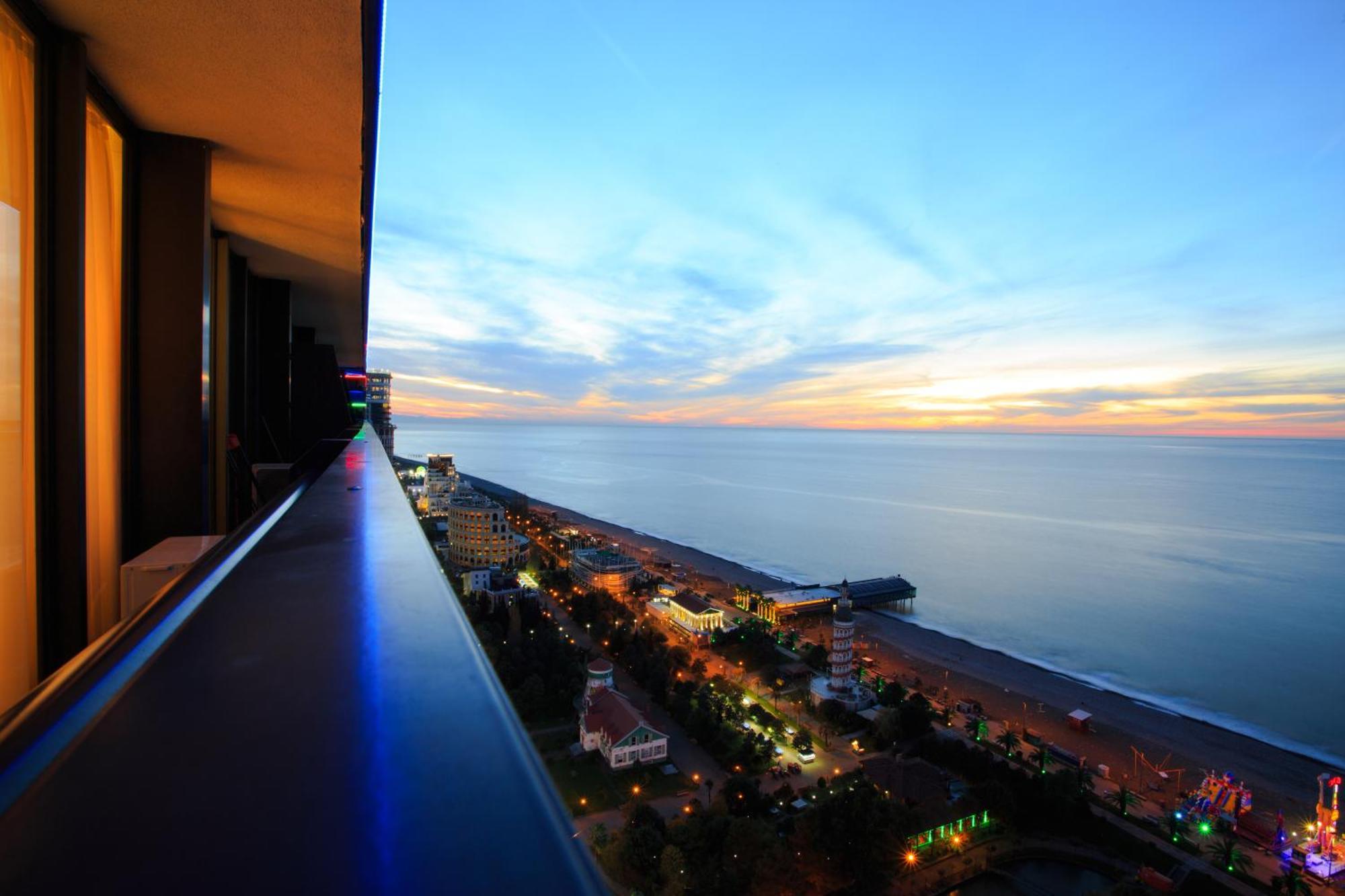 Orbi City Sea View Batumi Esterno foto
